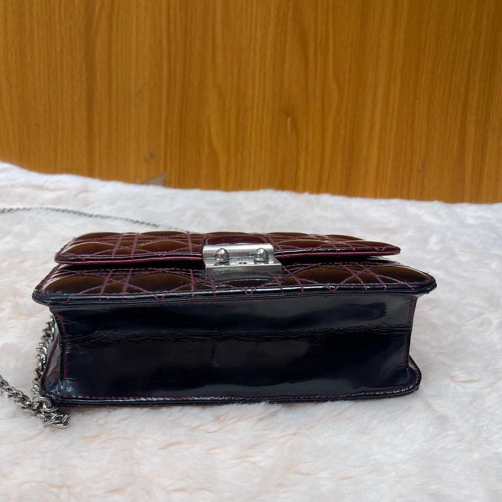 Christian Dior patent leather cannage bag in wine and black - Picture 5 of 6